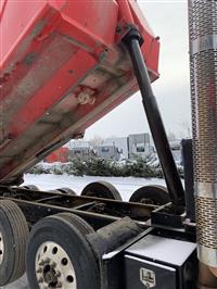 2010 Freightliner FLD120