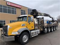 2015 Mack GU813