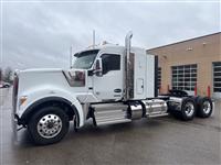 2027 Kenworth W990