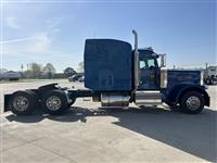 2023 Peterbilt 389