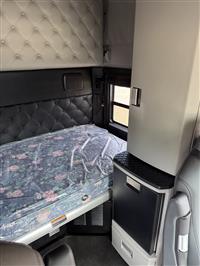 2022 Kenworth T680