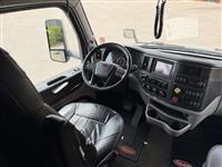 2023 Peterbilt 579