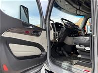 2023 Peterbilt 579