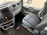 2023 Peterbilt 579