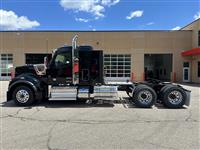 2027 Kenworth W990