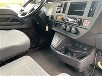 2023 Kenworth T280