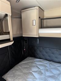 2027 Kenworth T680