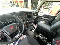 2027 Kenworth T880