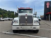 2027 Kenworth T880