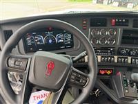 2027 Kenworth T880