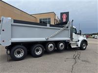 2027 Kenworth T880