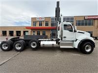 2027 Kenworth T880