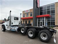 2027 Kenworth T880