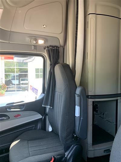 2023 Peterbilt 579
