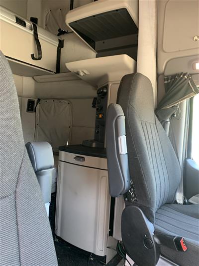 2023 Peterbilt 579