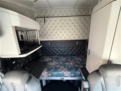 2023 Kenworth T680