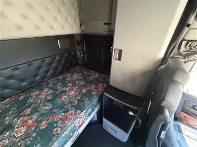 2023 Kenworth T680