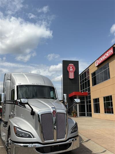 2027 Kenworth T680