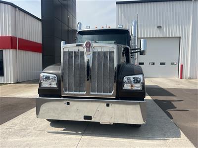 2027 Kenworth W990