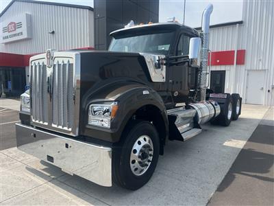 2027 Kenworth W990