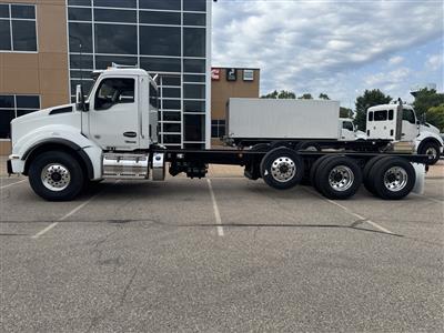 2027 Kenworth T880
