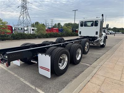 2027 Kenworth T880