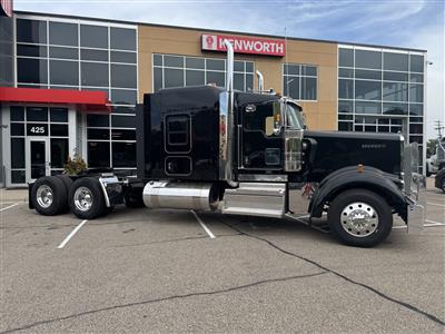 2025 Kenworth W900