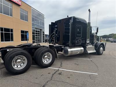 2025 Kenworth W900