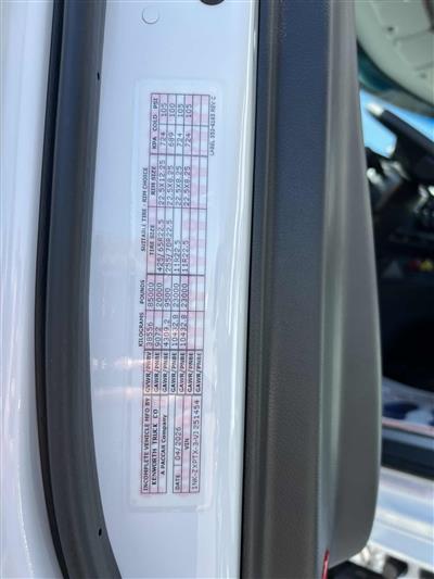 2027 Kenworth T880