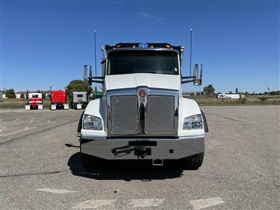 2027 Kenworth T880