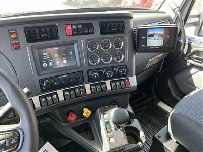 2027 Kenworth T880