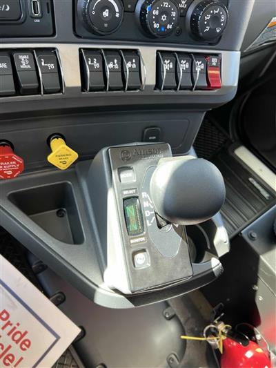 2027 Kenworth T880