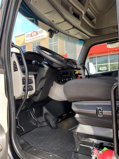 2023 Peterbilt 579