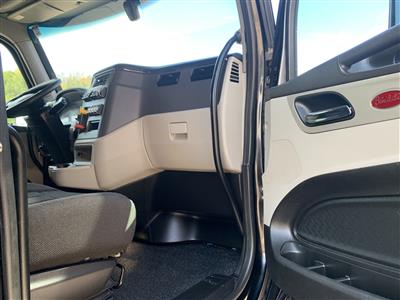 2023 Peterbilt 579