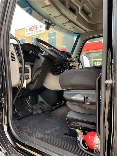 2023 Peterbilt 579
