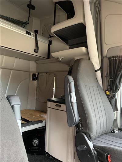 2023 Peterbilt 579
