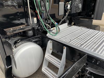 2023 Peterbilt 579