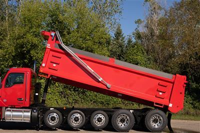 2027 Kenworth T880