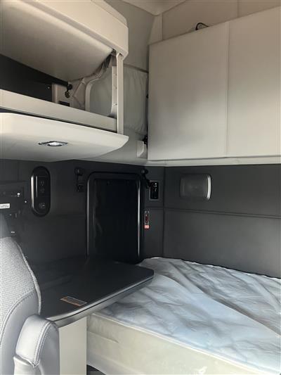 2027 Kenworth T680
