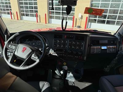 2027 Kenworth T880