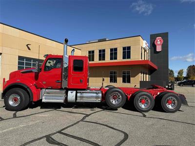 2027 Kenworth T880