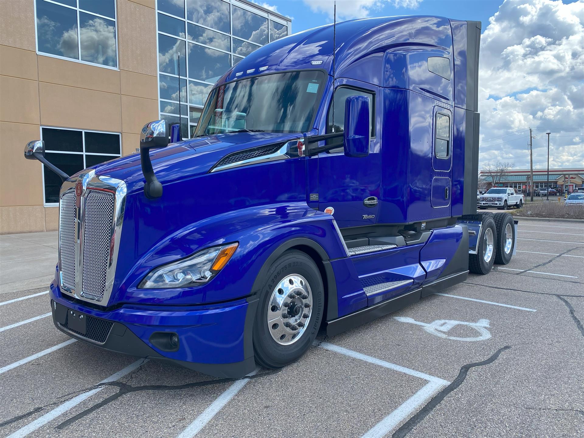 2025 Kenworth T680