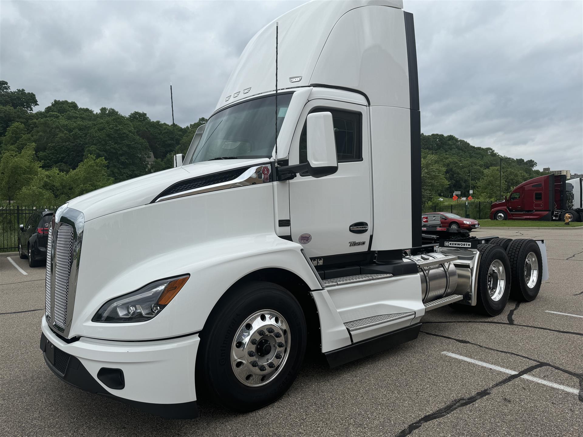 2025 Kenworth T680