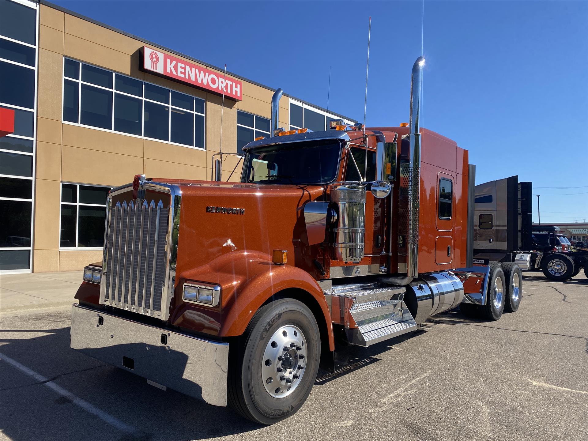 2025 Kenworth W900L