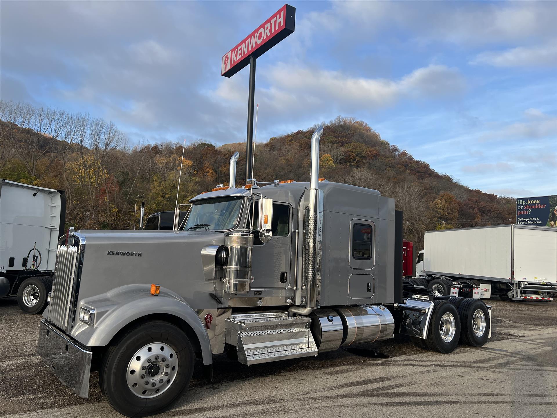 2025 Kenworth W900L