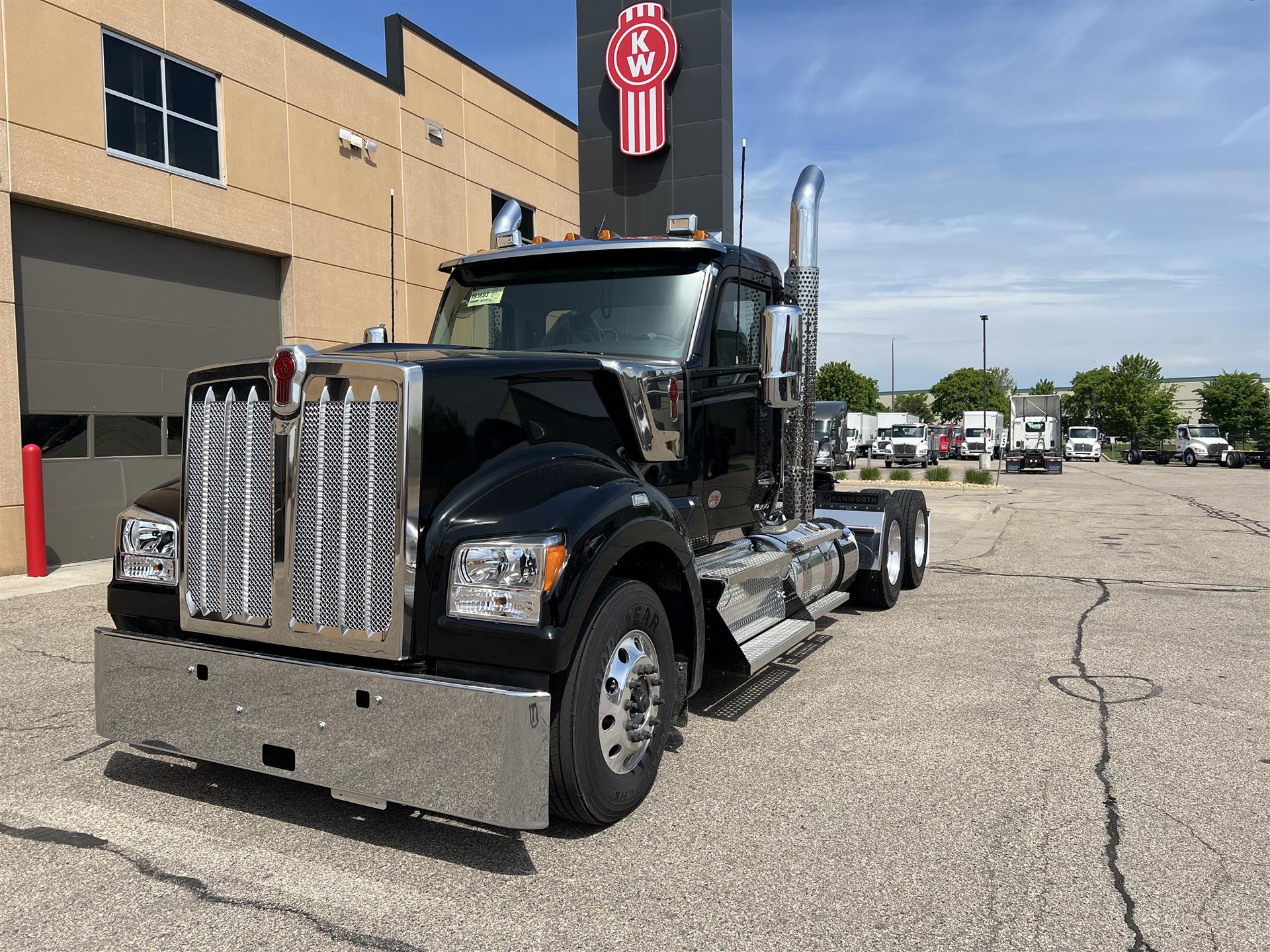 2026 Kenworth W990
