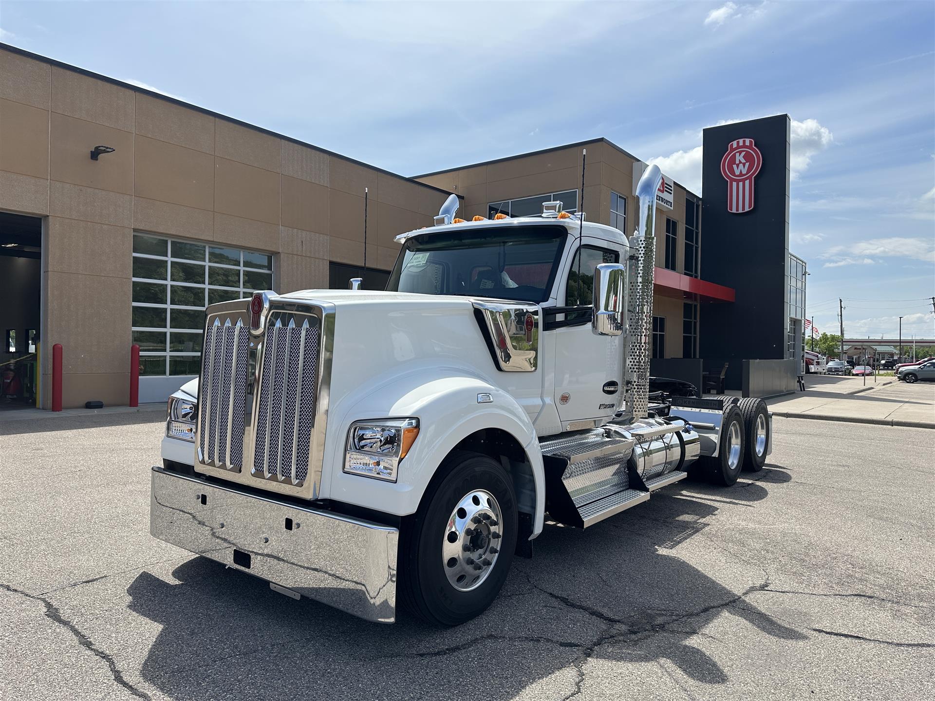 2026 Kenworth W990