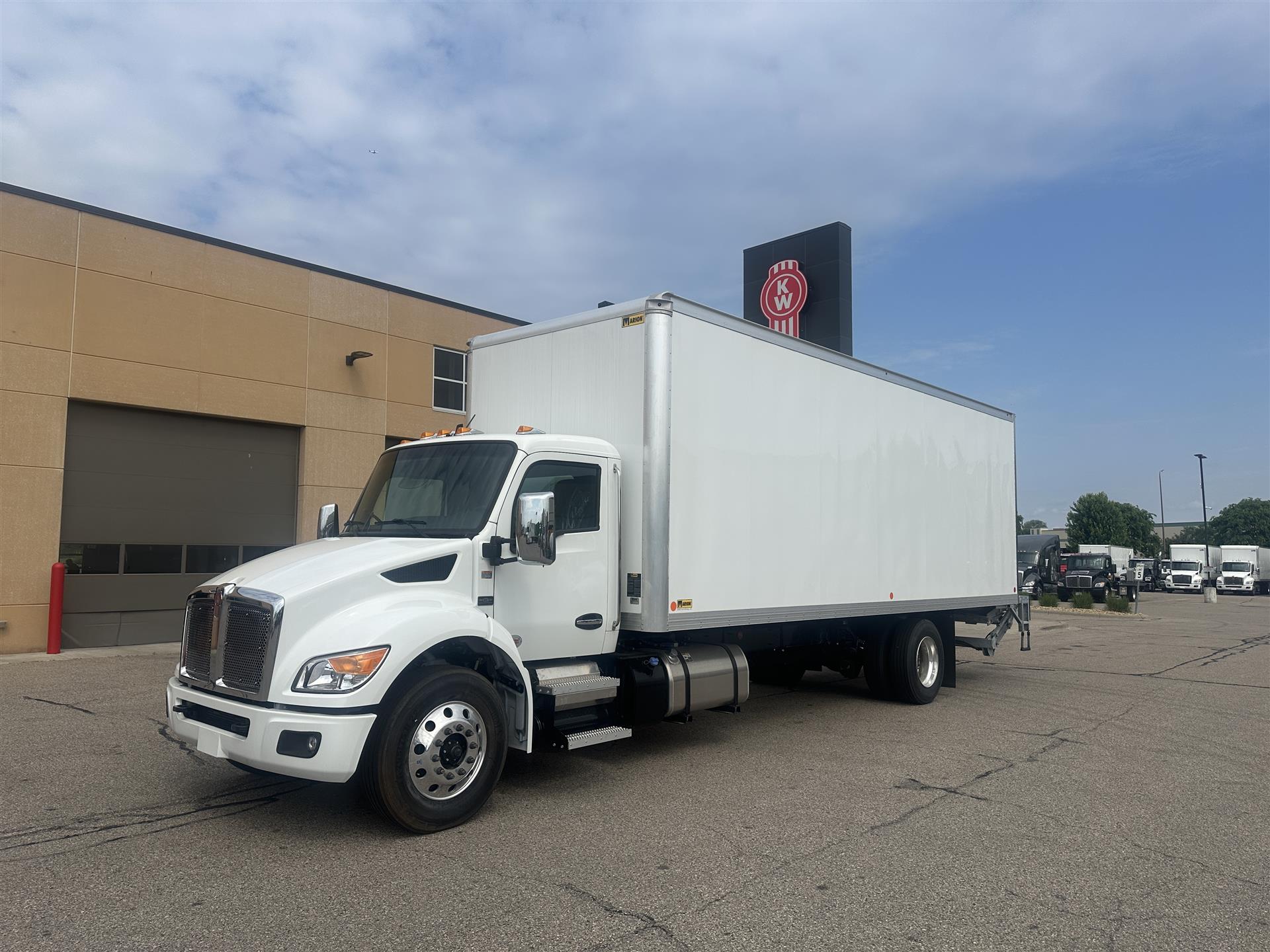 2025 Kenworth T280