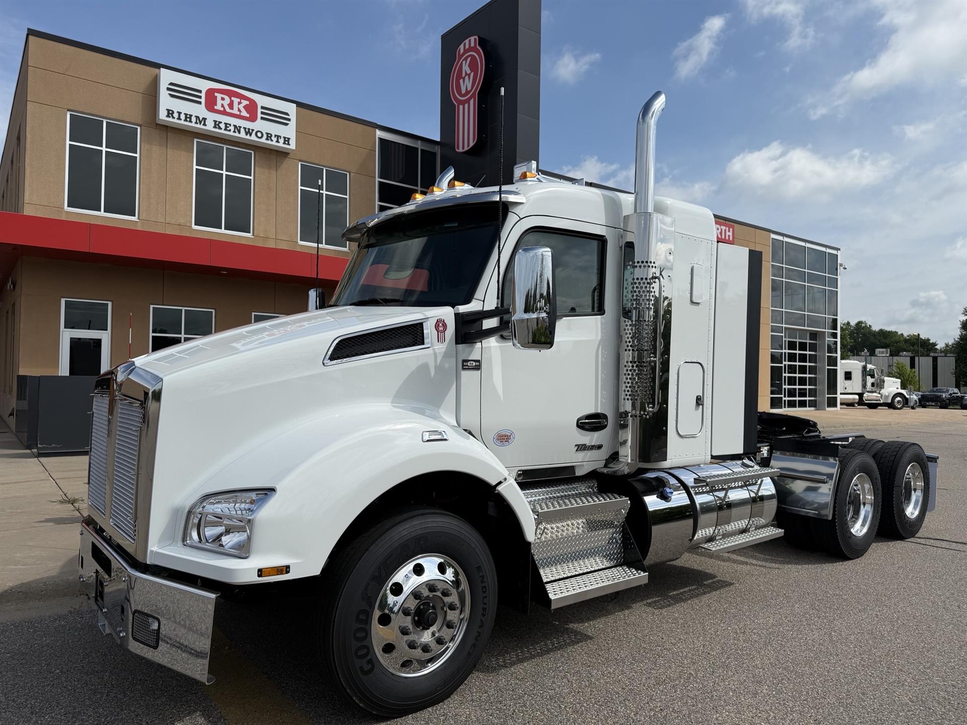 2026 Kenworth T880