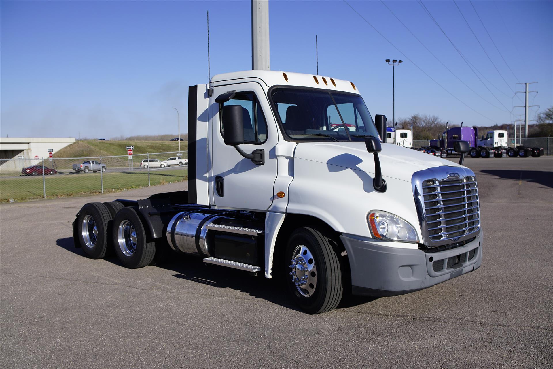 2018 Freightliner CA125DC